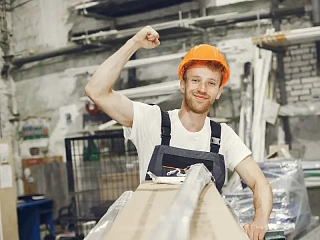 Монтажник каркасно-обшивных конструкций (квалификация —3-й разряд)